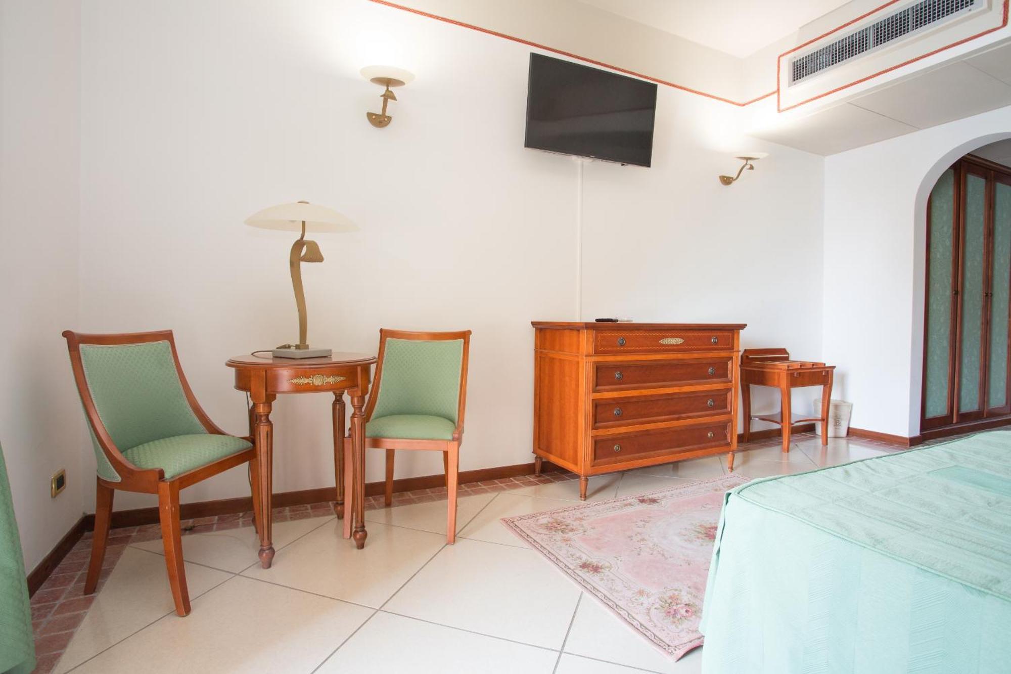 Hotel Tritone Lipari Exterior foto