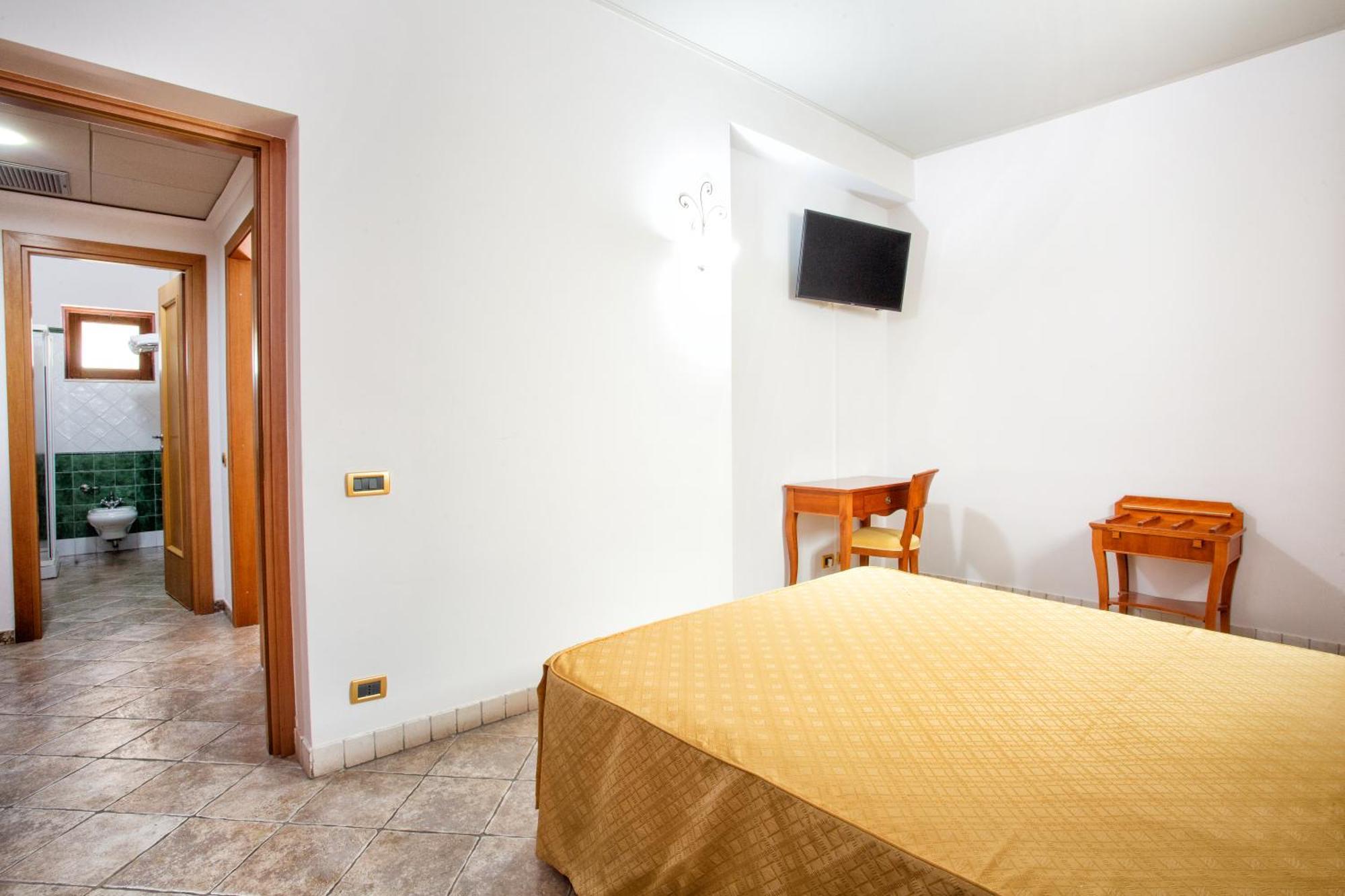 Hotel Tritone Lipari Exterior foto