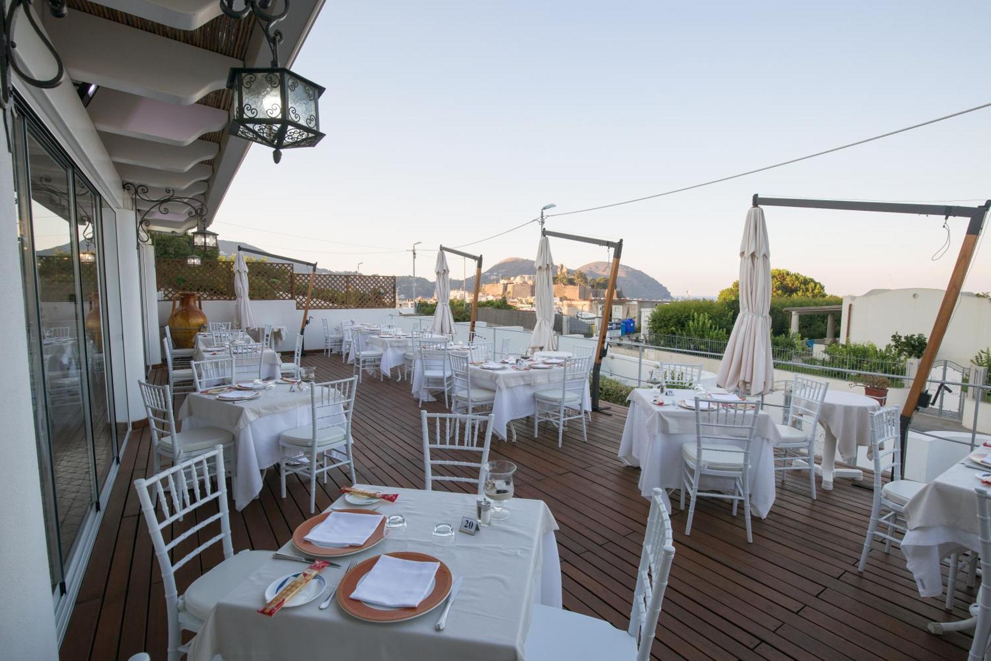 Hotel Tritone Lipari Exterior foto